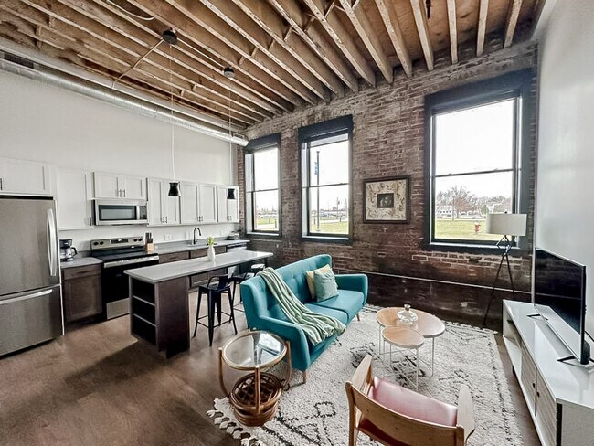 Foto del edificio - 604 W 4th St N