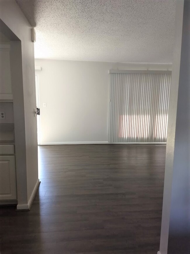 Foto del edificio - 29 Lakeshore Terrace