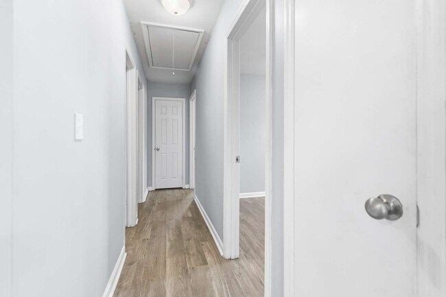 Foto del edificio - 4421 Jenwood St