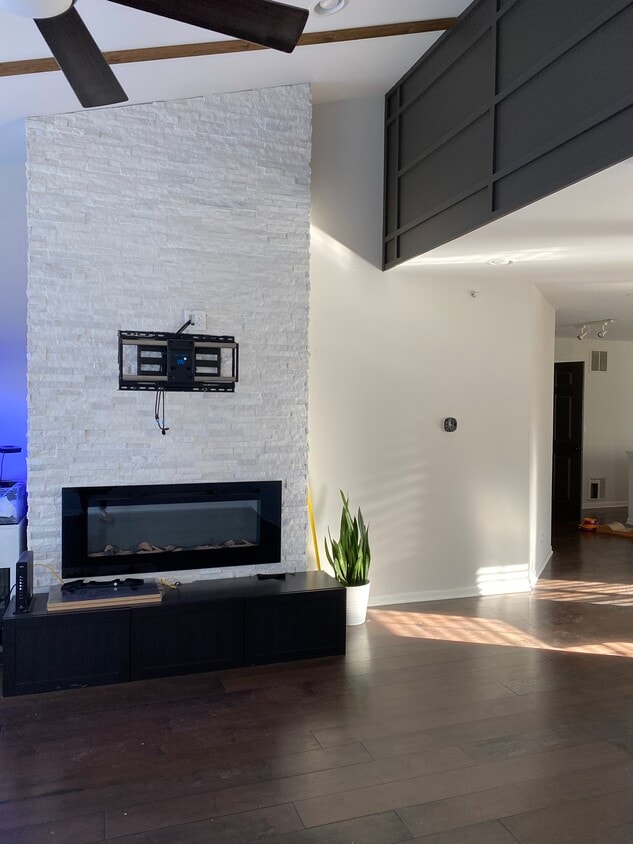 Foto principal - 1154 E Wilson Ave