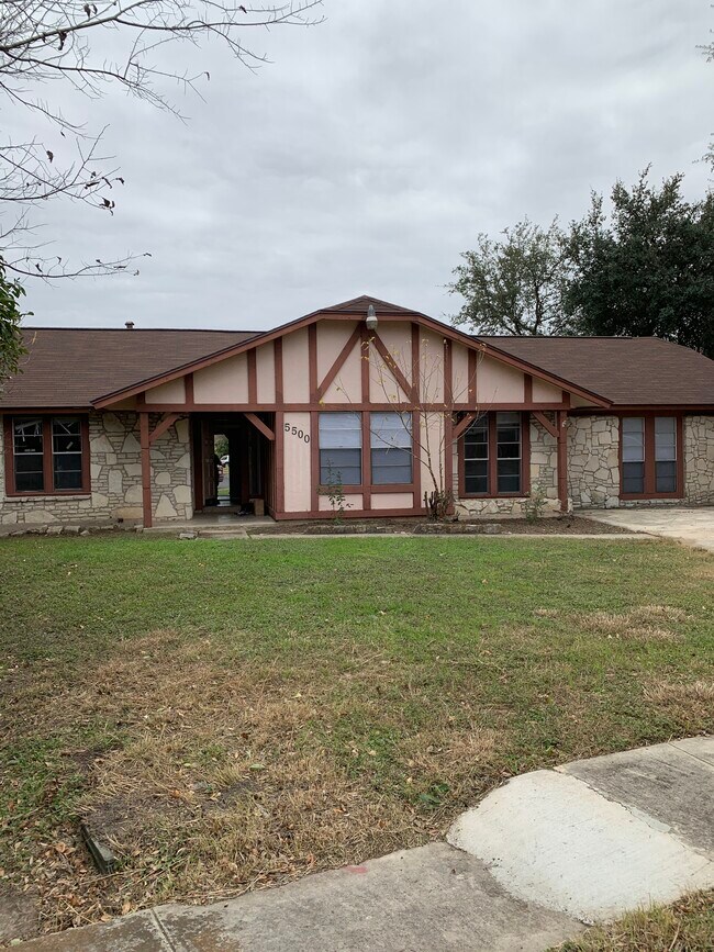 Building Photo - 5500 Grand Lake Dr