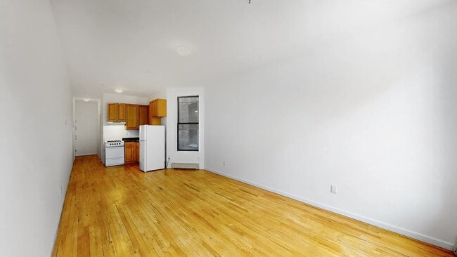 Building Photo - 4816 Hazel Ave