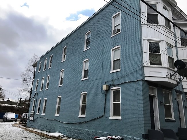 Building Photo - 116-118 N Mulberry St