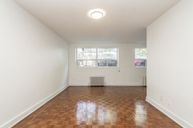 Building Photo - 12 Bater Ave