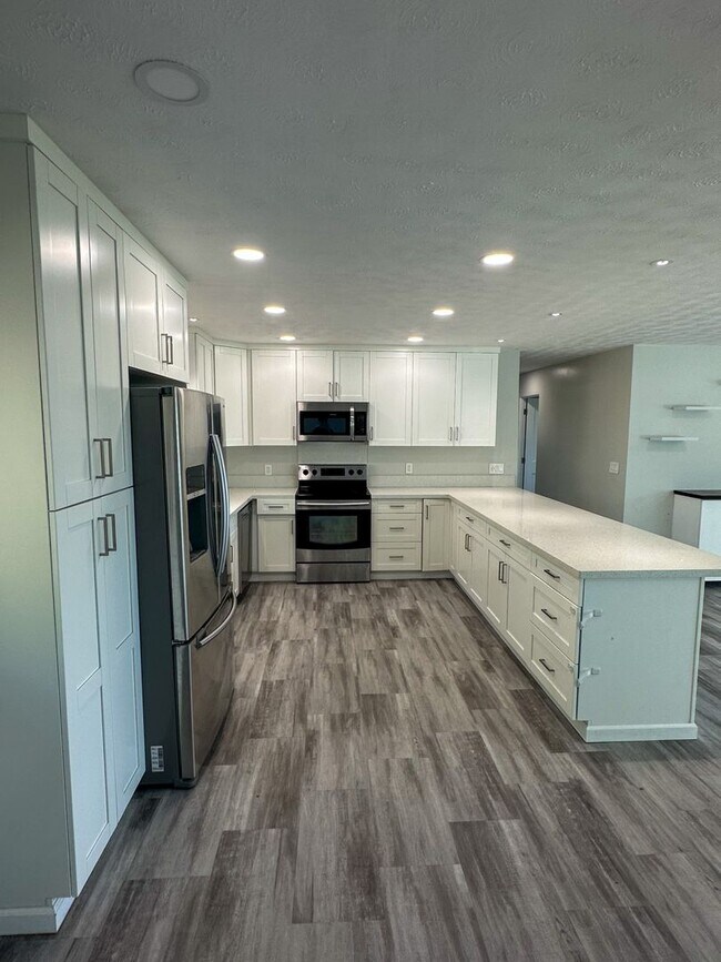 Building Photo - 2168E Maha Pl Honolulu HI. 96819