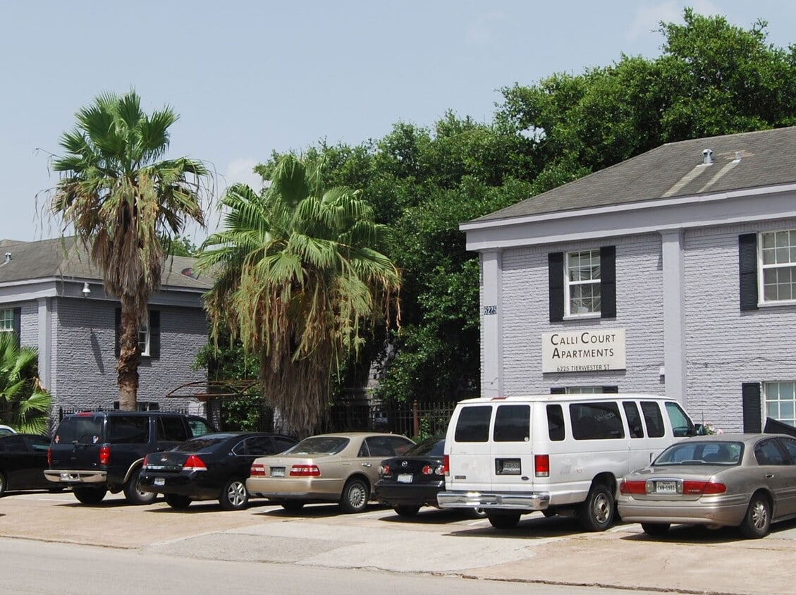Primary Photo - 6225 Tierwester St