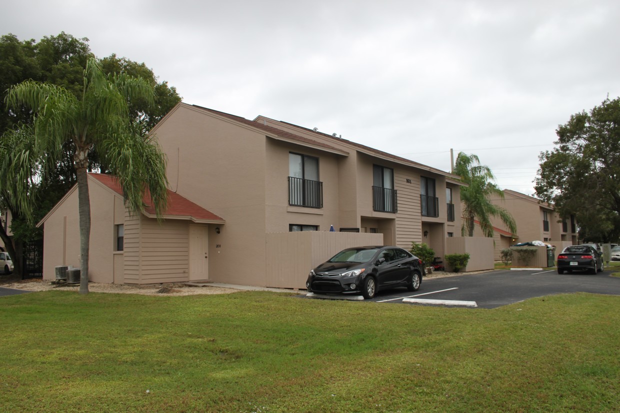 Building Photo - Paradise Garden Apartments