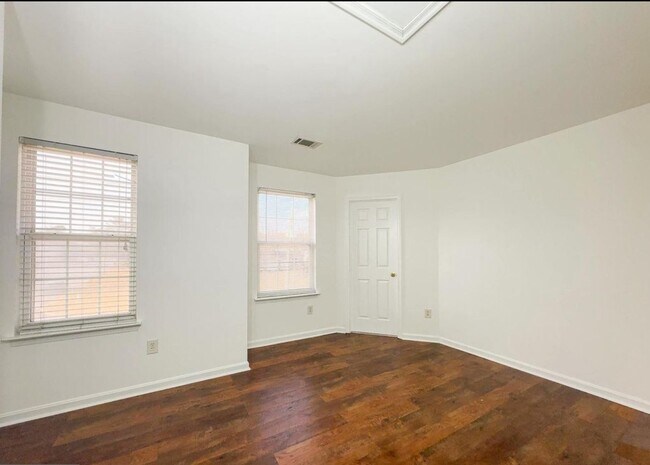 Segundo dormitorio - 8153 Telegraph Rd