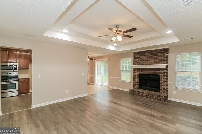Building Photo - 290 Lazy Hollow Ln