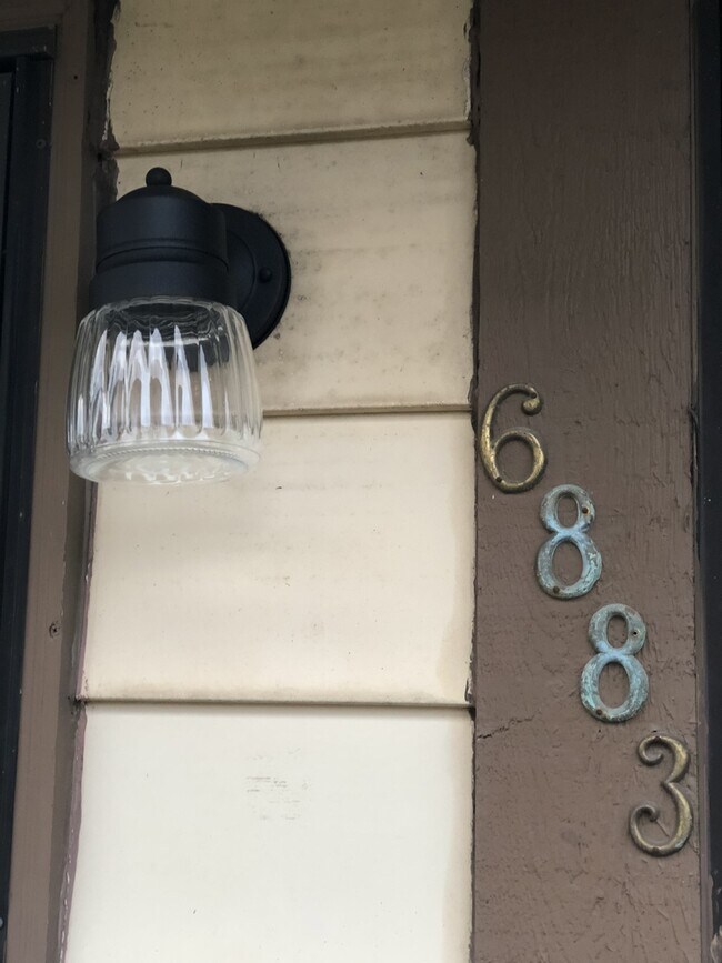 Foto del edificio - 6883 Fillmore Dr