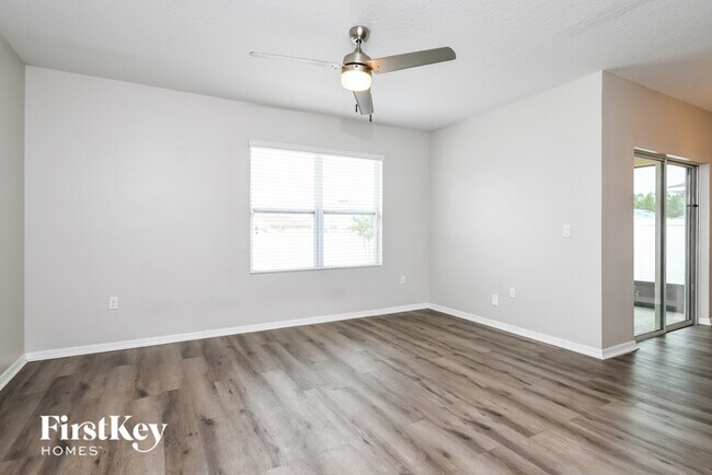 Foto del edificio - 5836 Grey Heron Dr