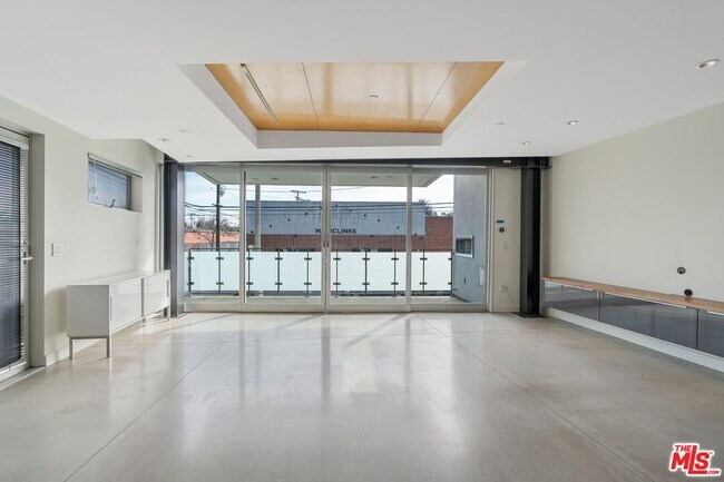 Building Photo - 351 E Sunset Ave