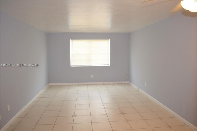 Foto del edificio - 1370 NE 119th St