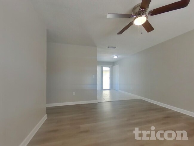 Foto del edificio - 607 65th Ave W