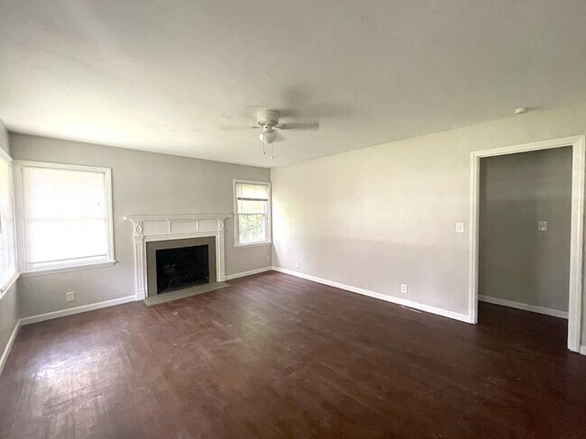Building Photo - 516 Lindbergh Blvd