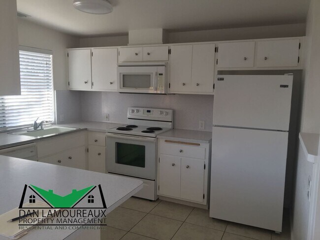 Foto del edificio - 3 bedroom home in Southwest Woodland