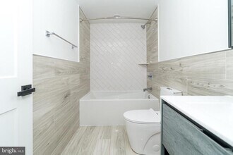 Building Photo - 2700 E Auburn St