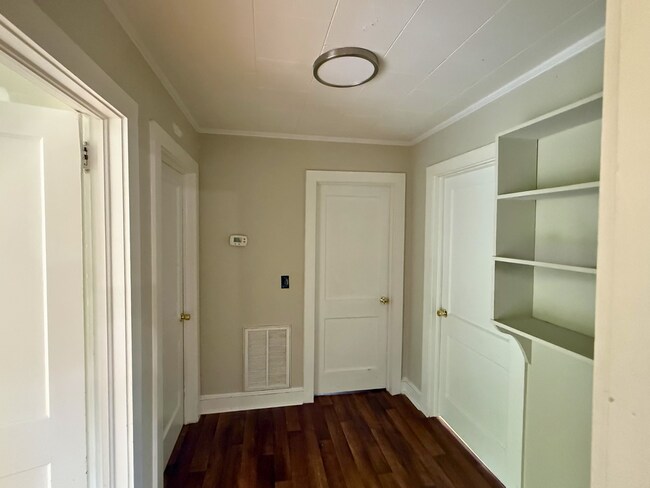 Foto del edificio - Spacious 2 Bed House | Private Patio + Sliding Door Dining Area