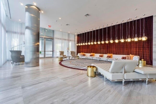 Building Photo - 2000 Metropica Wy
