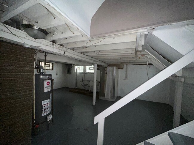 Foto del edificio - "Charming 4-Bedroom Oasis: Your Perfect Bl...
