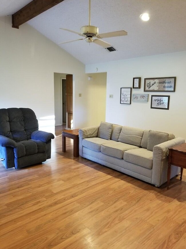 Foto del edificio - 218 Skyview Dr
