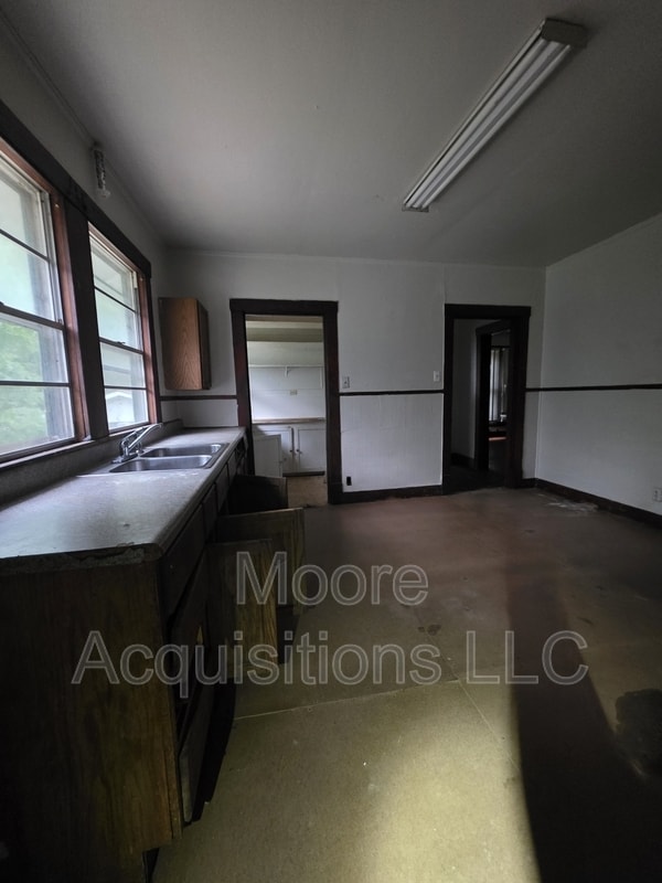 Building Photo - 415 W Rainey St
