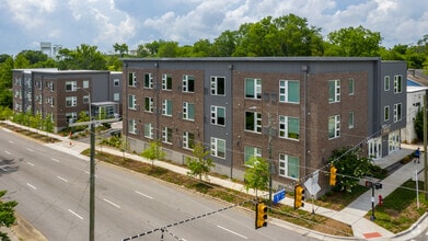 Wooster Street - The Pearl & The Jewel