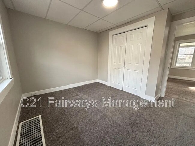 Building Photo - 344 2nd St