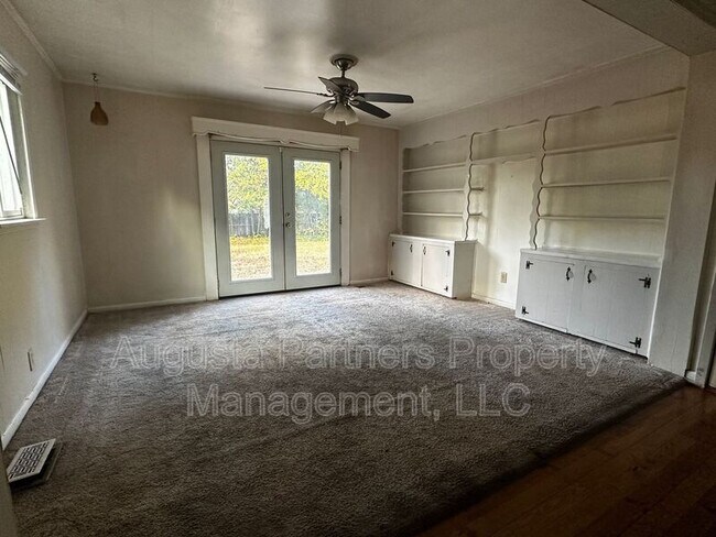 Foto del edificio - 3219 Alpine Rd