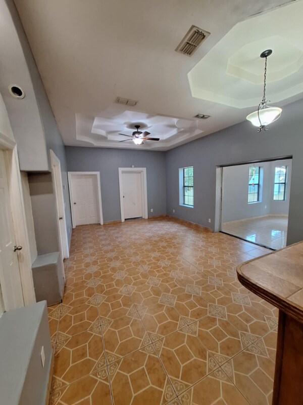 Foto del edificio - 4508 N Mile 4 1/2 W