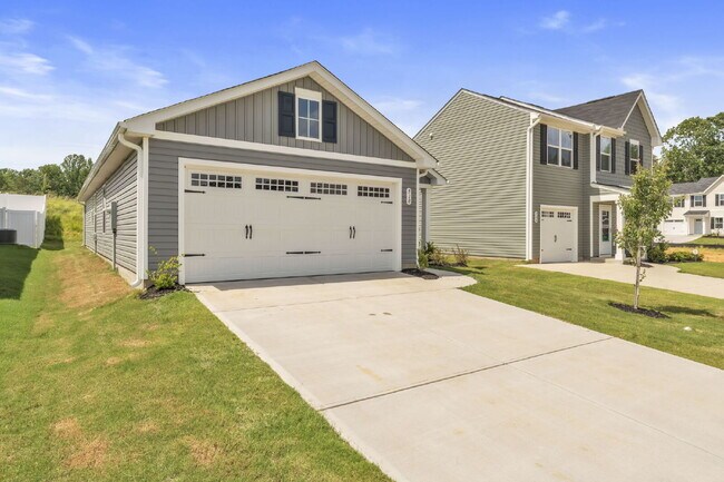 Building Photo - "Spacious 3-Bedroom Single Family Home wit...