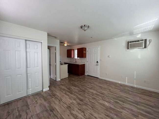 Building Photo - 110 3rd St