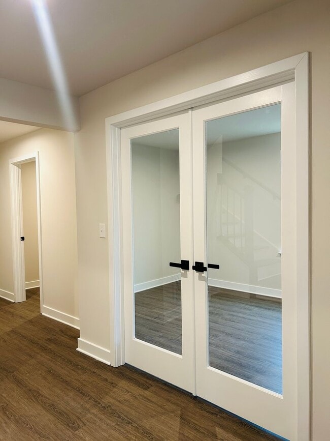 Foto del edificio - New Construction • 4 BR • 2 Full / 2 Half BA • End Unit Townhome in Village Town – Fayetteville’s...