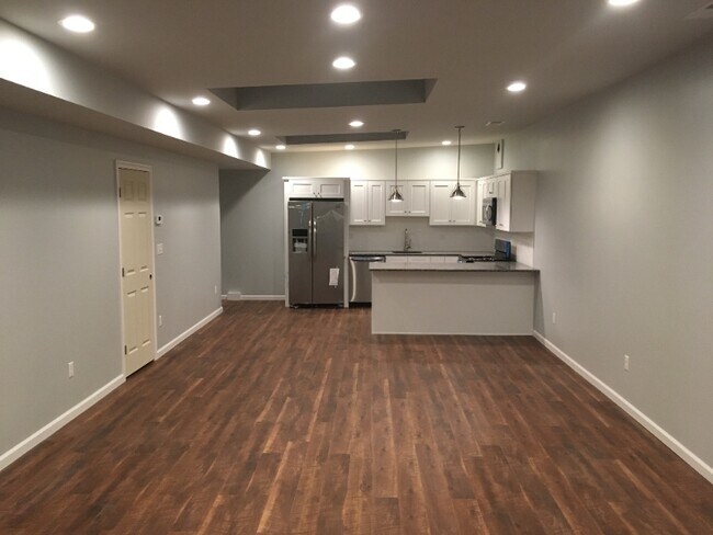 Building Photo - 157 Olive St