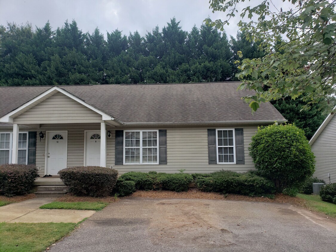 8 Leemike Ct Unit 8, Taylors, SC 29687 Apartments in Taylors, SC