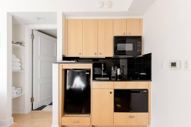 Foto del edificio - 119 W 57th St