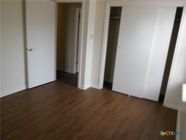 Building Photo - 604 Frostwood Dr
