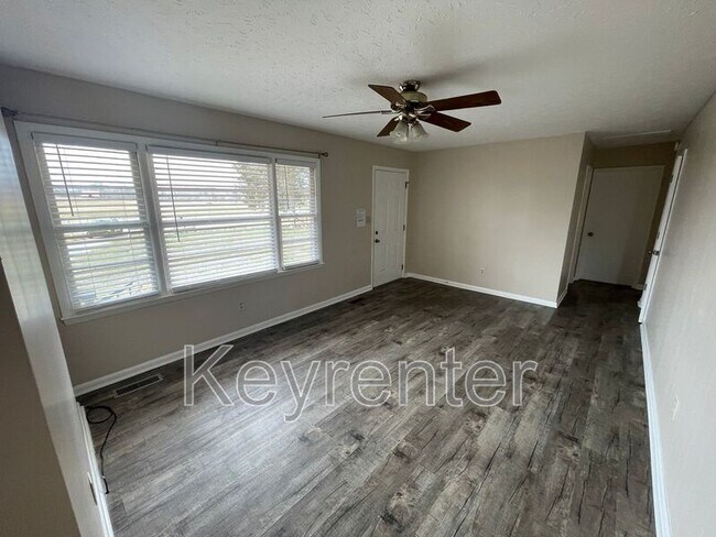 Foto del edificio - 4720 Meredith Rd