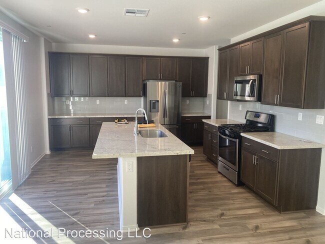 Foto del edificio - 5 br, 3 bath House - 29107 Cosmos Ave