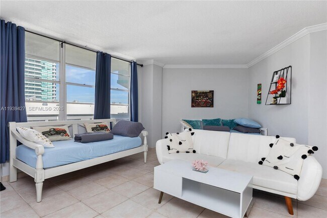 Foto del edificio - 3725 S Ocean Dr