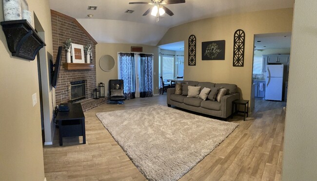 Photo - 10413 NW 45th St House