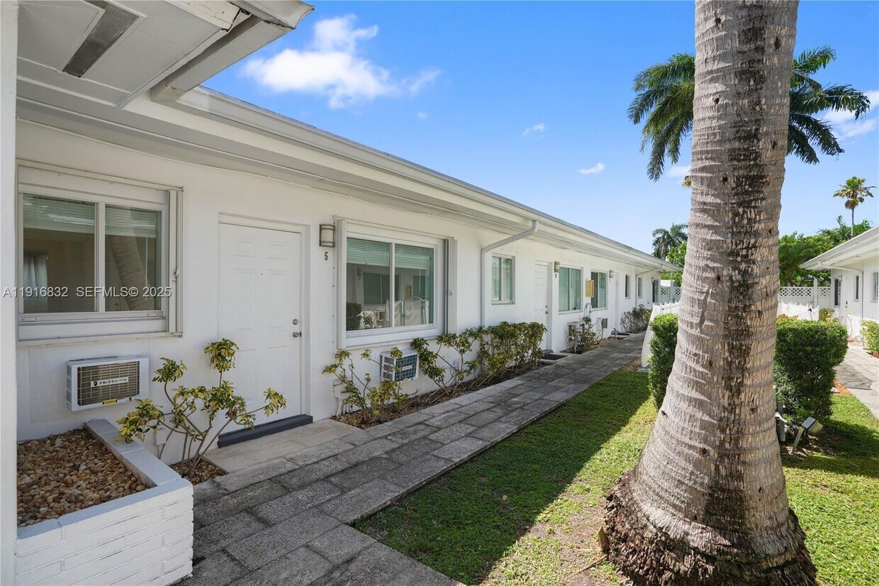 Foto principal - 932 Moffett St