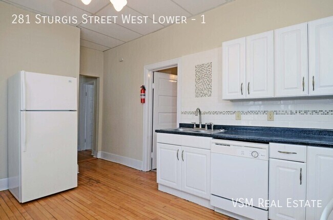 Foto del edificio - 2BD 2BATH ST.PAUL DUPLEX W/FINISHED BASEMENT!