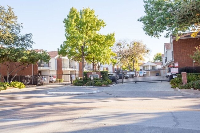 Building Photo - 5100 Verde Valley Ln