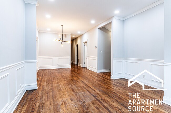 Foto del edificio - 2509 W Diversey Ave