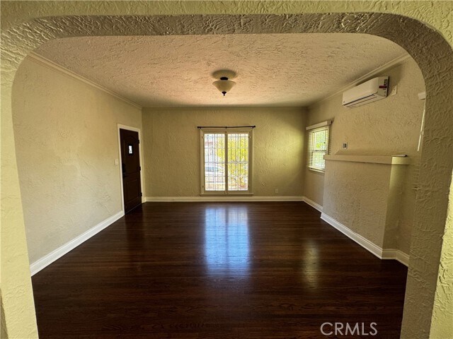 Foto del edificio - 336 N Stanley Ave