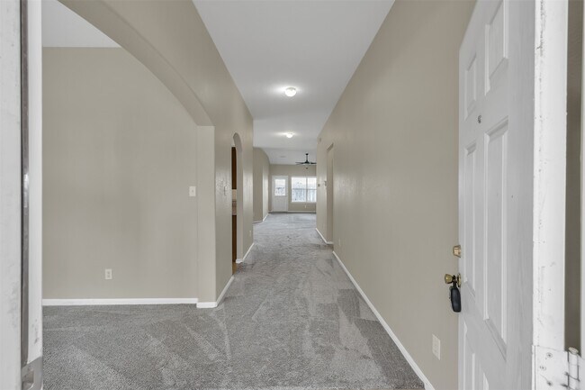 Building Photo - 6534 Bella Noche Dr