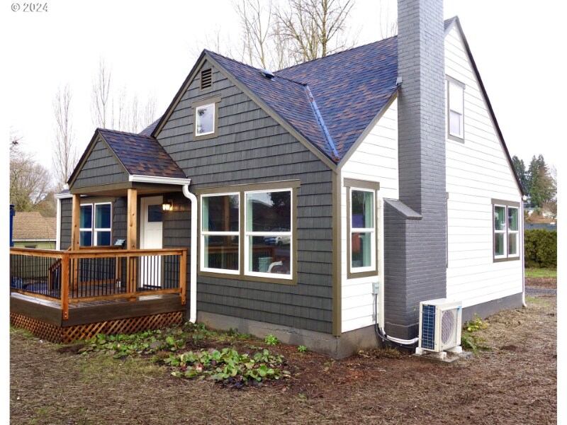 Foto principal - 3712 NE 54th St