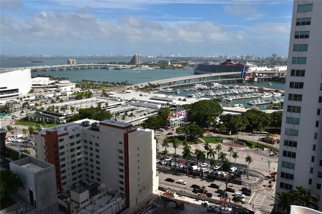 Foto del edificio - 234 NE 3rd St