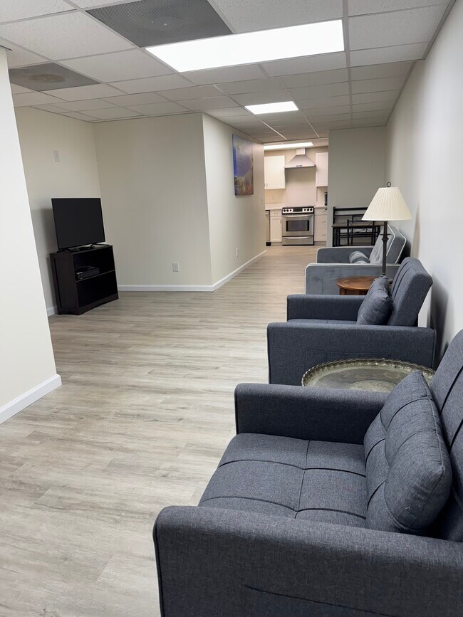 Sala de estar y comedor - 4615 Forest Pl